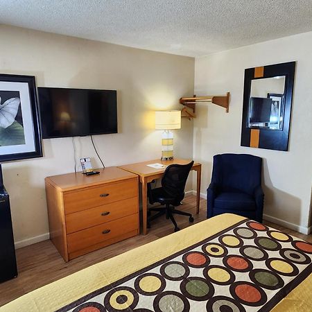Westspring Inn - Westlake Cleveland Ngoại thất bức ảnh